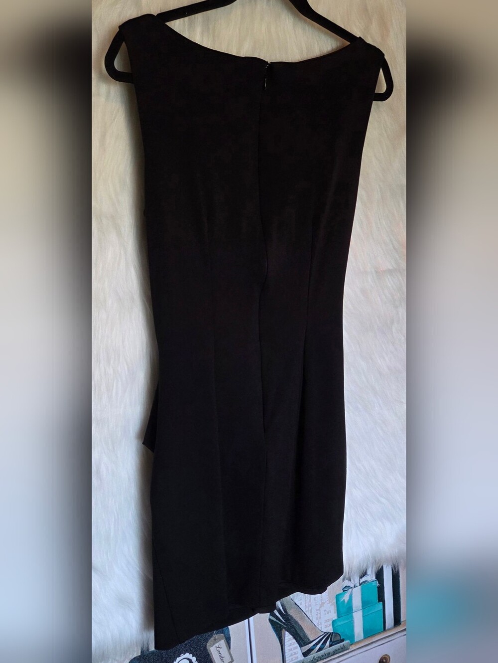Le Chateau Black Sleeveless Ruched Sheath Dress - Picture 5 of 8